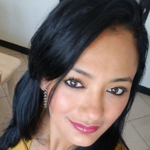 Meet your Posher, Elizabeth